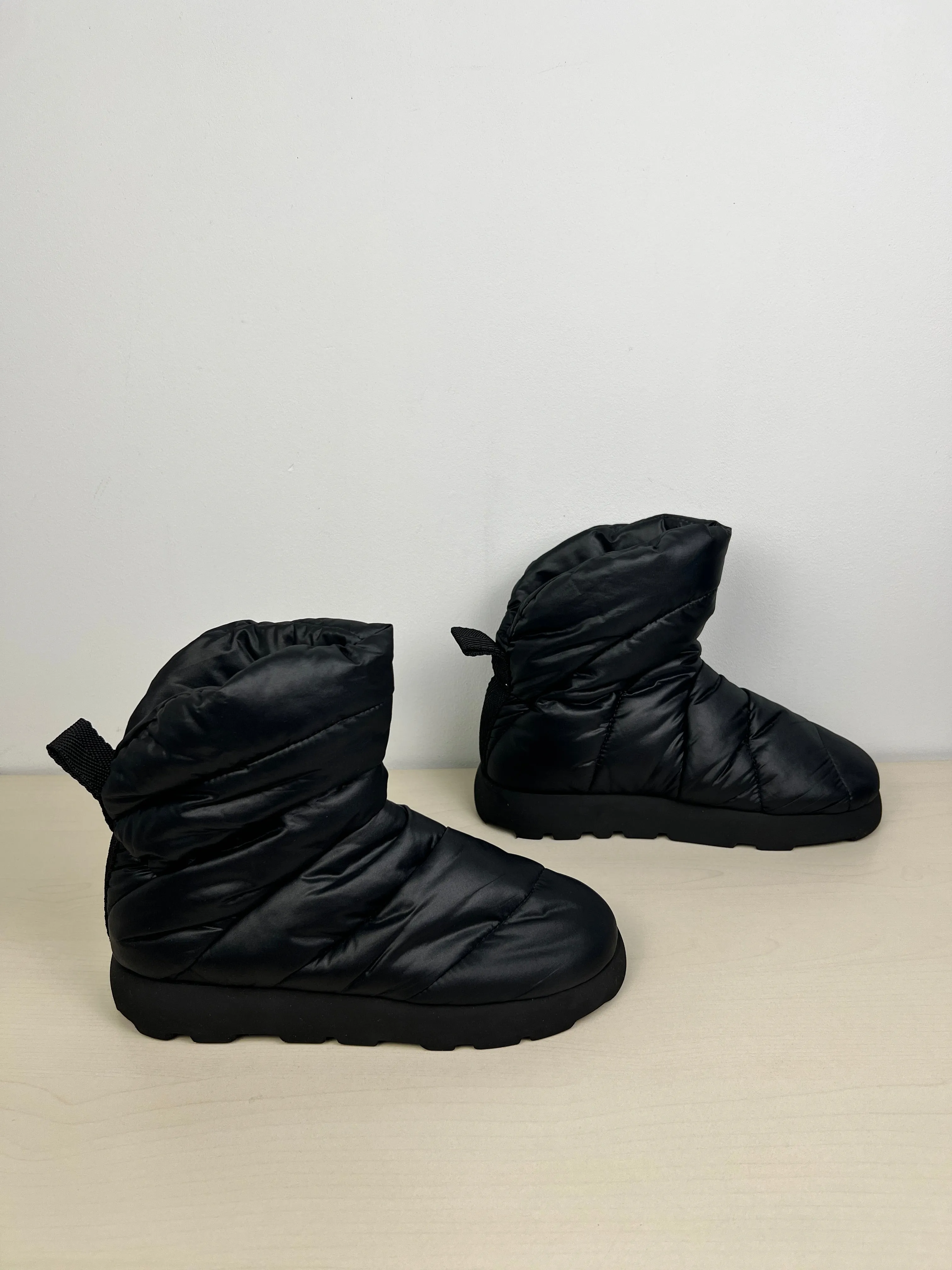 Boots Snow By PIUMESTUDIO In Black, Size: 6