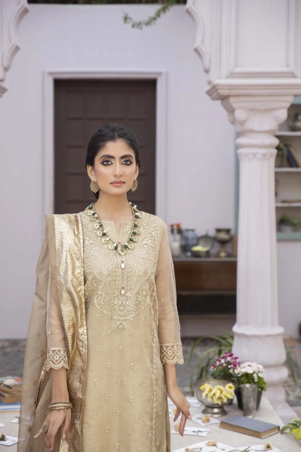 La Rosaa Festive Eid Embroidered Zari Net Ready to Wear 3Pc Suit LE-24-05