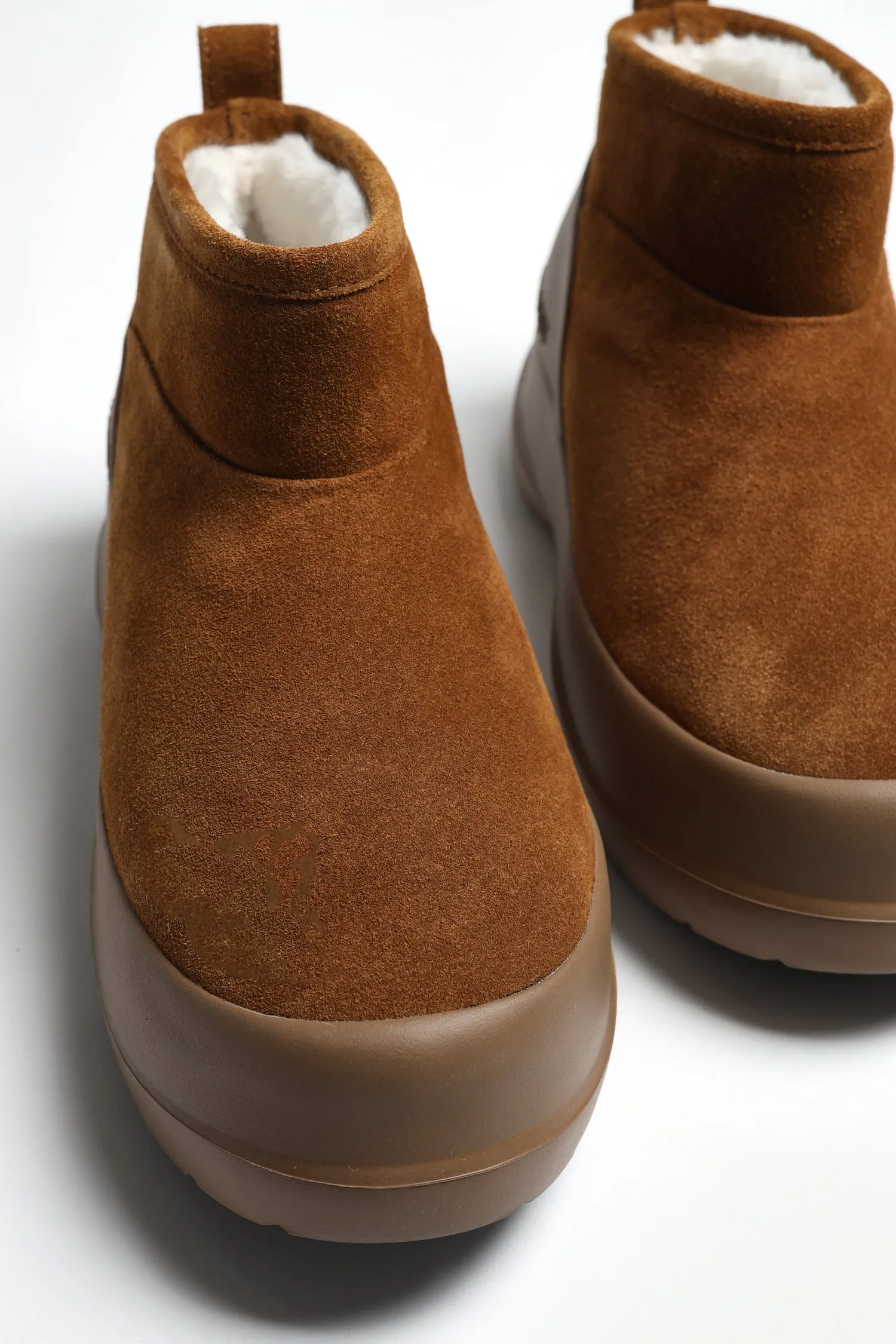 Moon Boot Luna Low Suede in Cognac